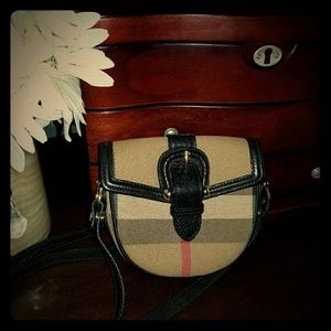 *Authentic* Burberry Cross Body Bag